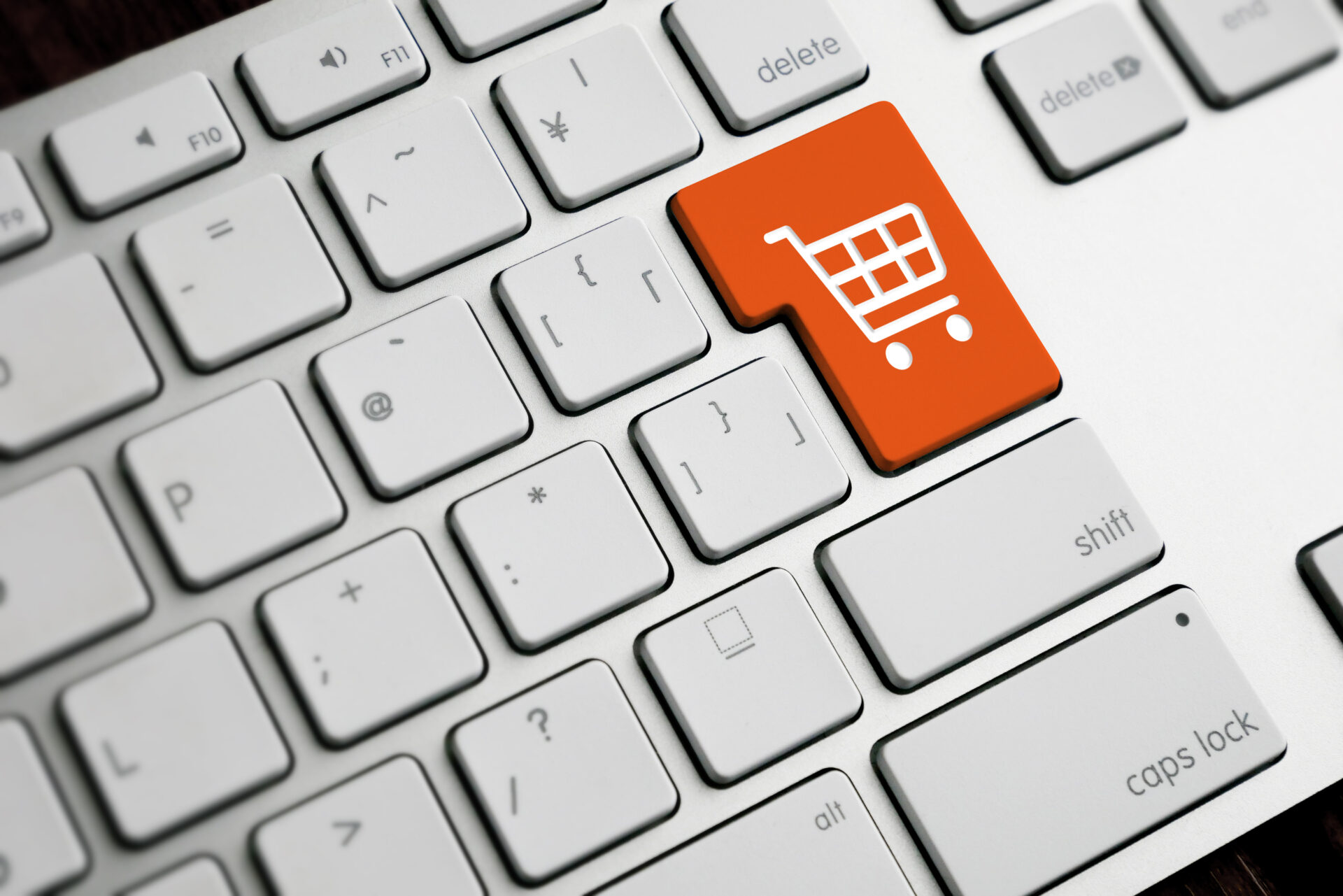 Amazonで個人出品する際の手順まとめ!出品時の注意点も解説