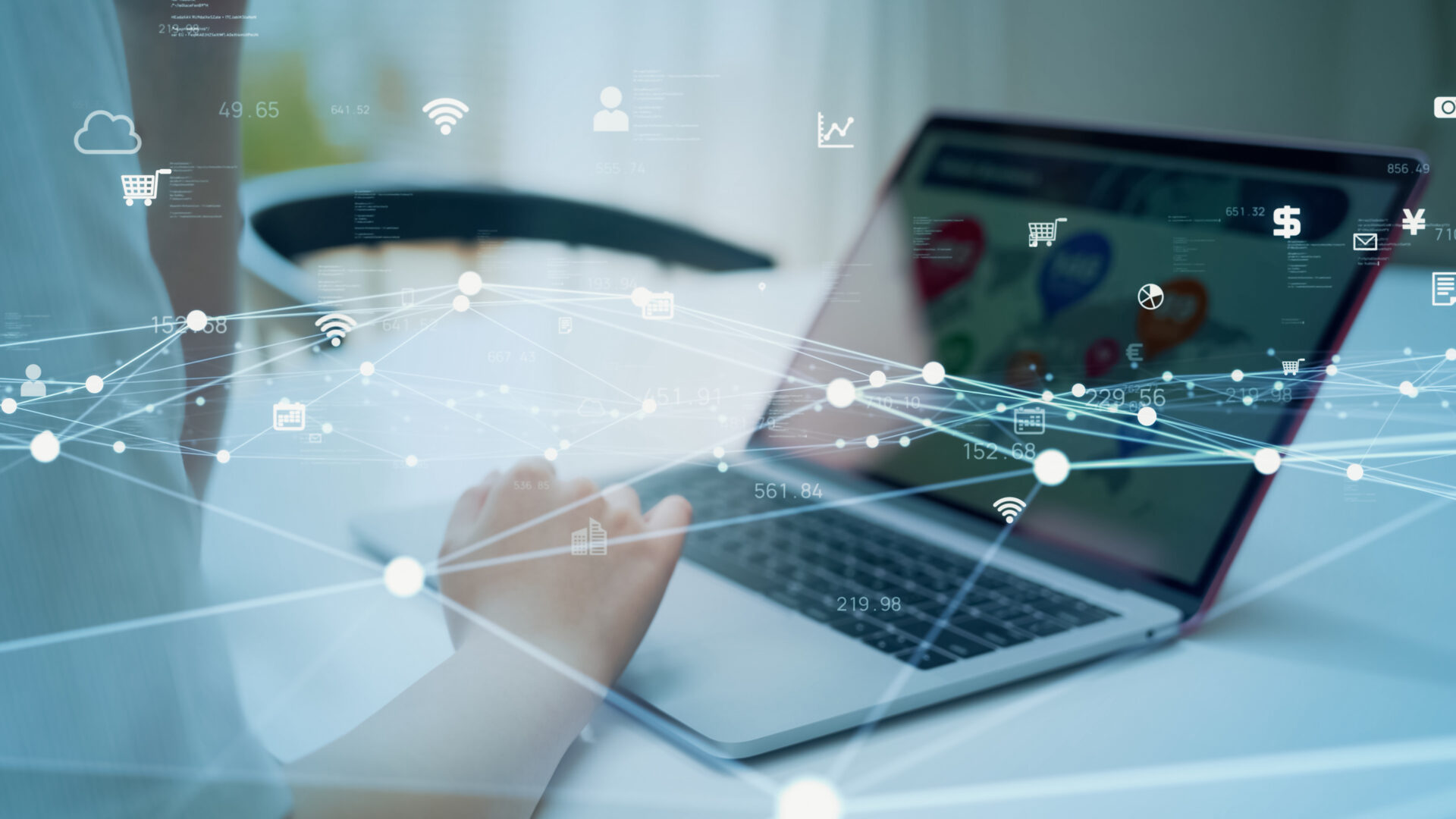 クラウドECとは?ASP・パッケージとの違い、導入するメリットを紹介